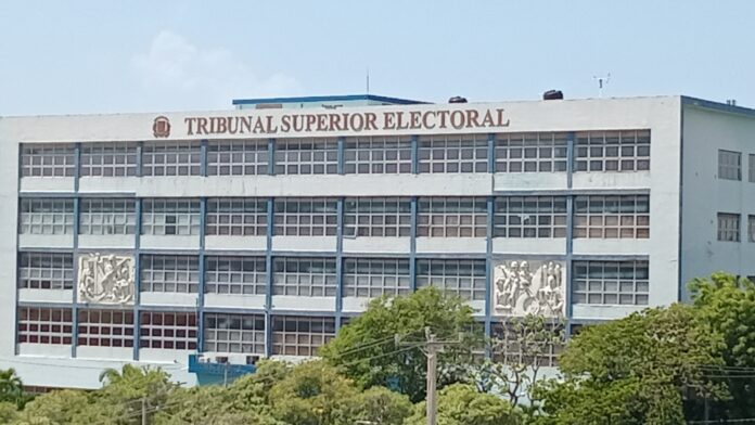 CUMPLIMIENTO EN LOS PARTIDOS POLITICOS.