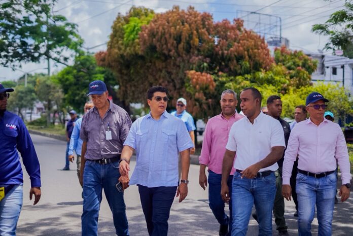 CAASD OPTIMIZA DRENAJE SANITIRIO  Y SERVICIO DE AGUA POTABLE EN GUACHUPITA.