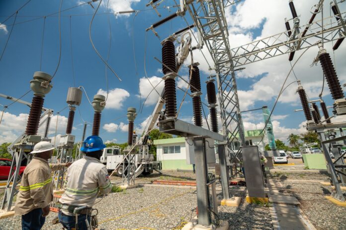 *ETED fortalece la confiavilidad de sistema electrico en la region Sur con trabajos en la subestacion Cruce de Cabral *