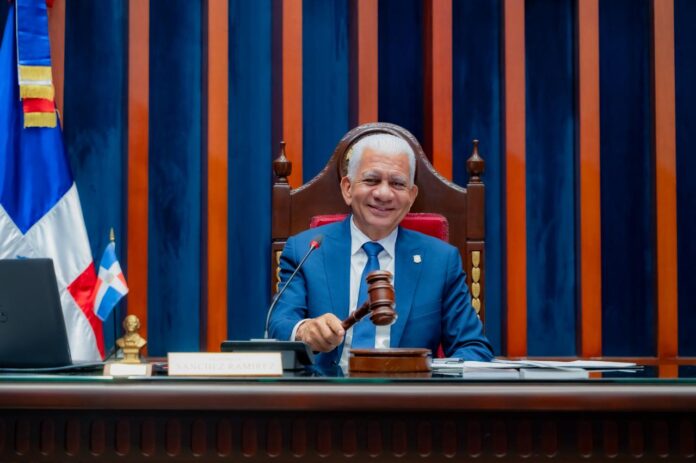ENCUESTA SITUA RICARDO DE LOS SANTOS  COMO EL SENADOR MEJOR VALORADO A NIVEL NACIONAL.