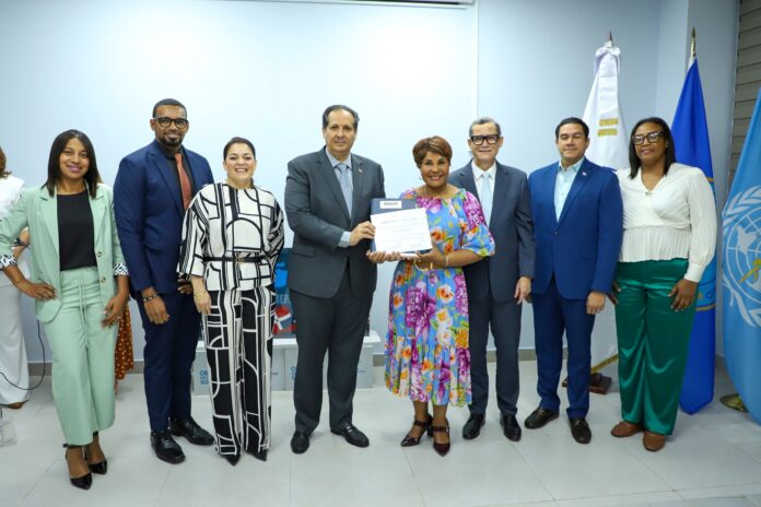 DIRECTORA EJECUTIVA DEL INAIPI JOSEFA CASTILLO RECIBE RECONOCIMIENTO EN LA SEMANA MUNDIAL DE LACTANCIA MATERNA DIRECTORA EJECUTIVA DEL INAIPI JOSEFA CASTILLO RECIBE RECONOCIMIENTO EN LA SEMANA MUNDIAL DE LACTANCIA MATERNA