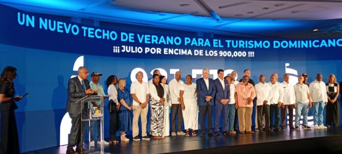MINISTRO DE TURISMO:  MAS DE 7.7 MILLONES DE TURISTAS LLEGAN AL PAIS HASTA JULIO.