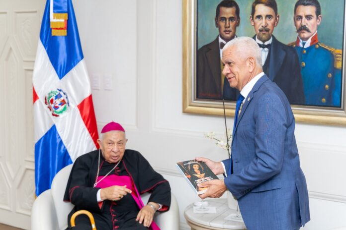 SENADO DE LA REPÚBLICA DOMINICANA RECONOCE  OBISPO